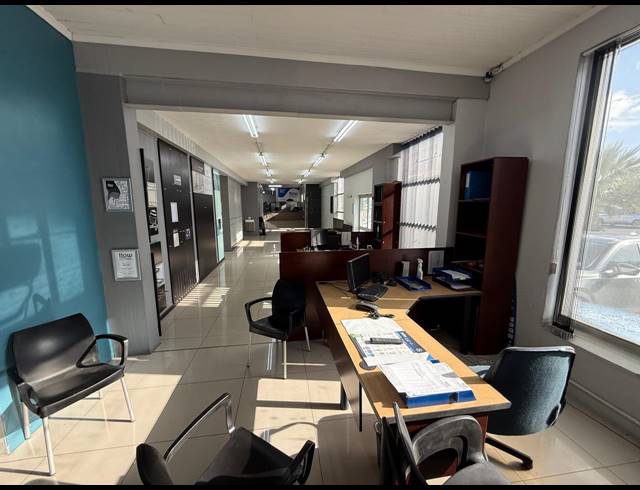 605M² OFFICE TO LET IN PAARDEN EILAND